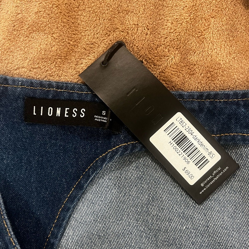 LIONESS HILLS HALTER TOP DARK DENIM - Picture 2 of 3